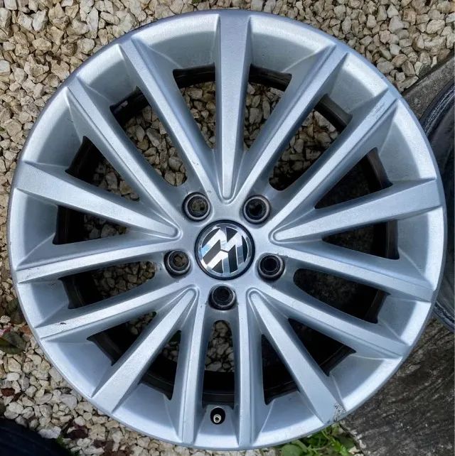JOGO DE RODAS ORIGINAL JETTA TSI ARO 17? 5x112 SEMI NOVAS - Foto 4