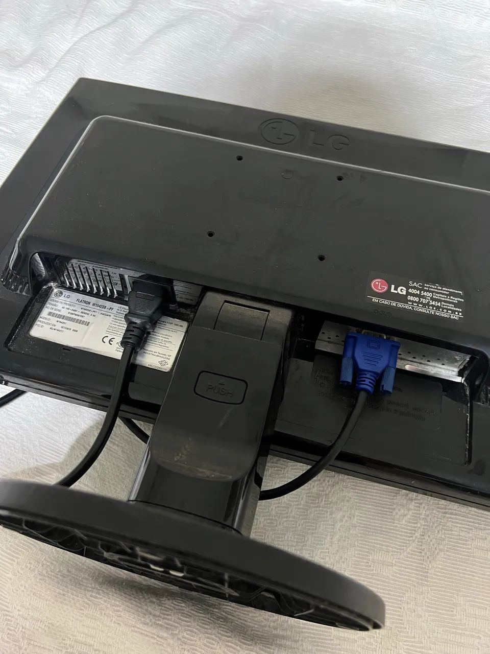 Monitor LG Flatron 19 Polegadas - Acompanha Cabos64396506928513122