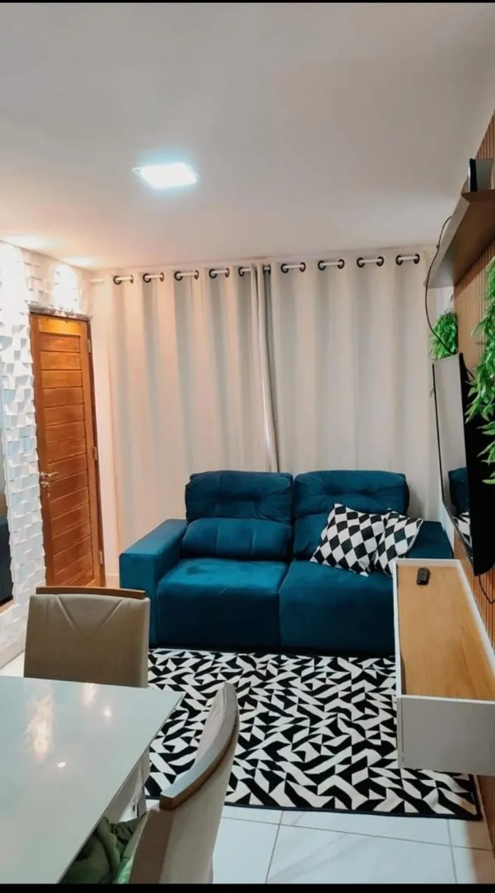 Aluga-se casa com piscina