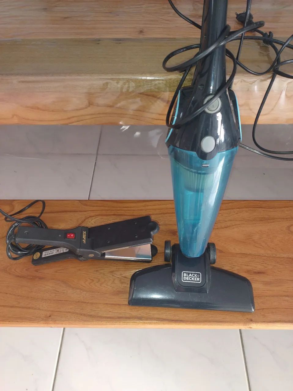 Aspirador de pó e prancha pra cabelo  - Foto 3