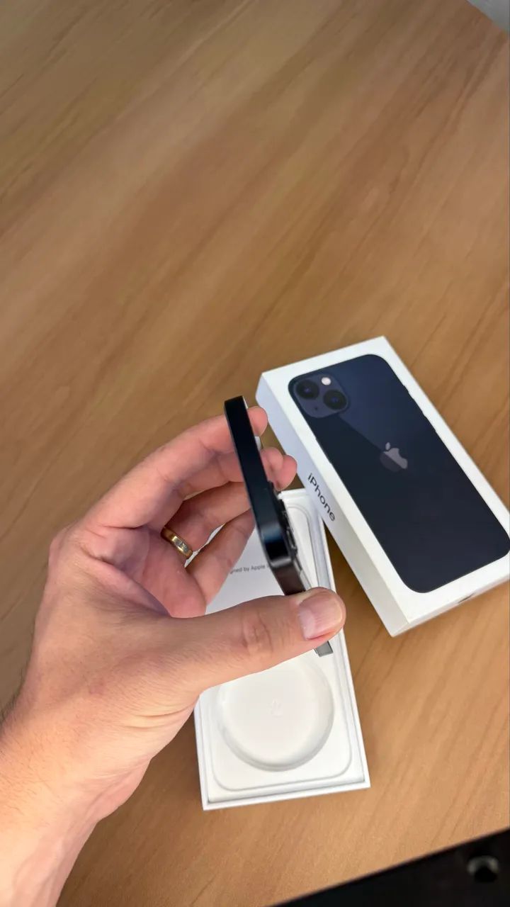 iPhone 13 Midnight 256GB, Seminovo sem detalhes 89%, Garantia