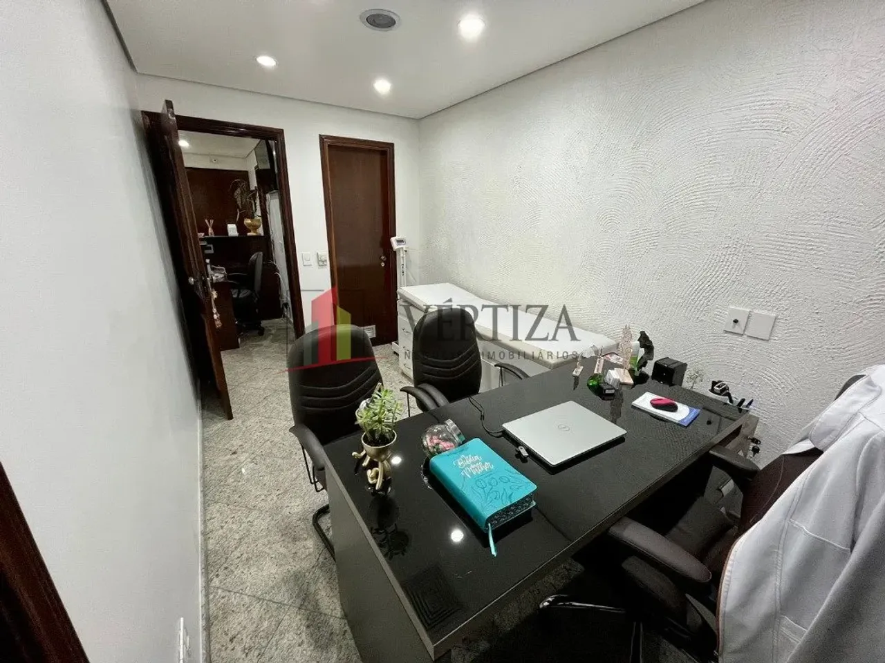 Sala comercial MOBILIADO para locação com 50m² em Moema