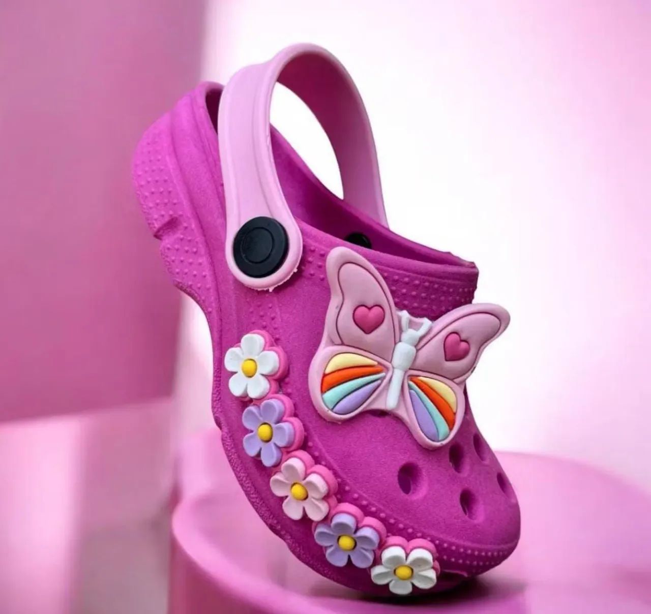 Sandália Crocs Infantil Menina Rosa com Borboleta