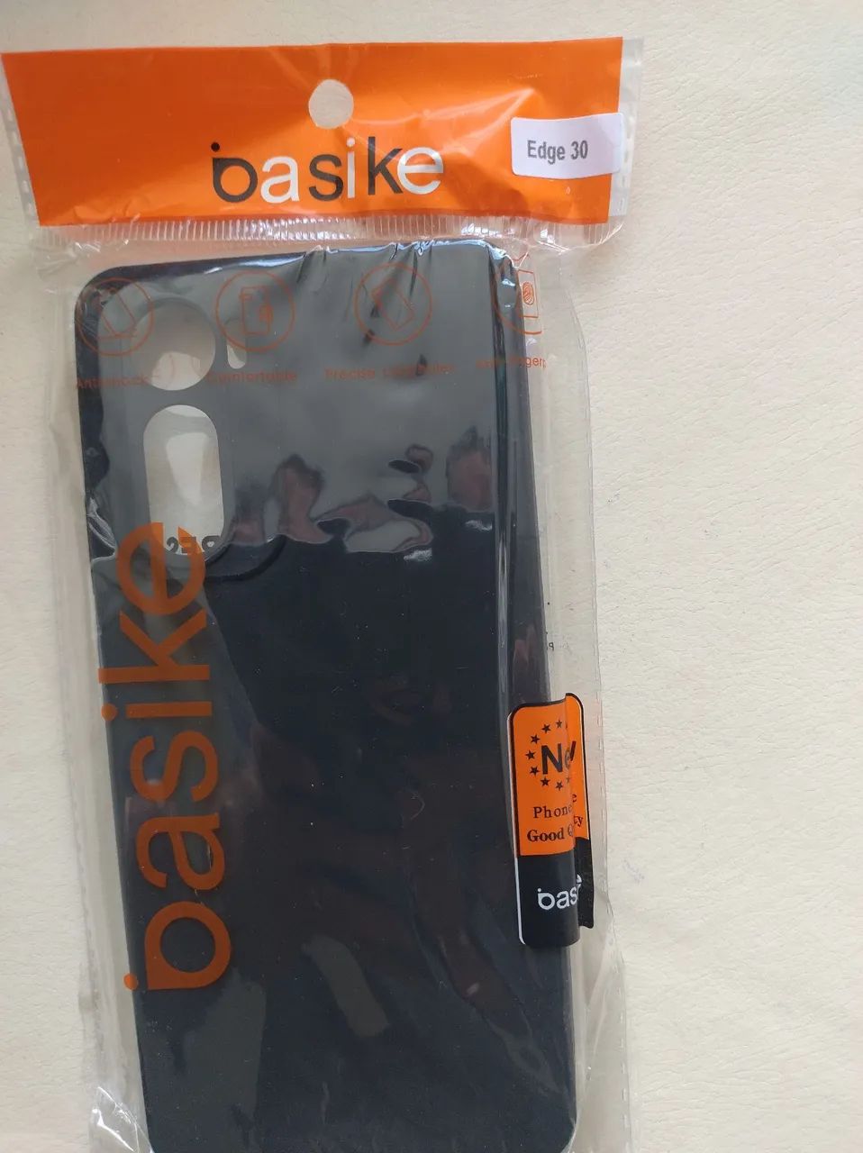 Capa basike para Motorola Edge 30