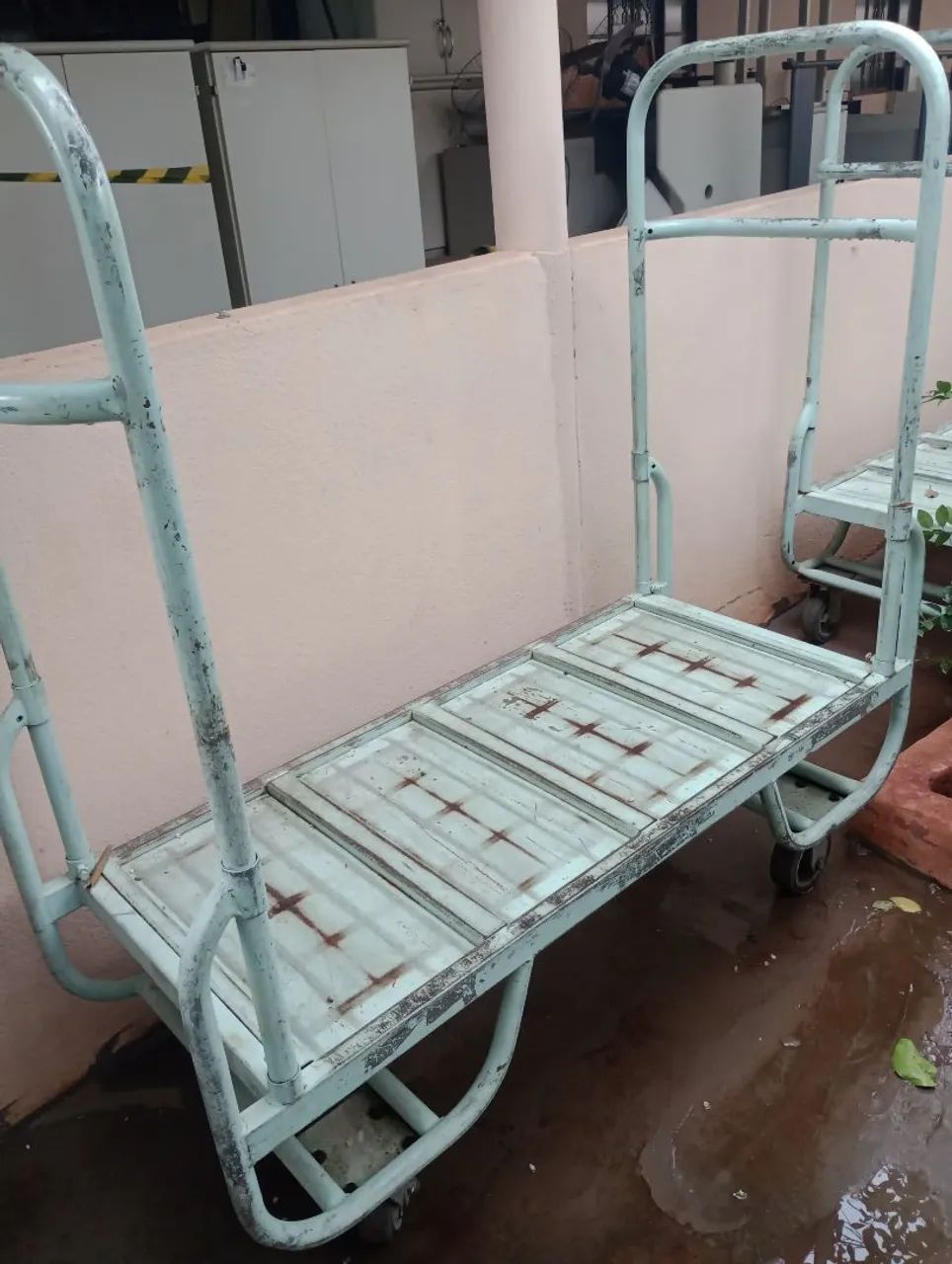 Carrinho de transporte industrial