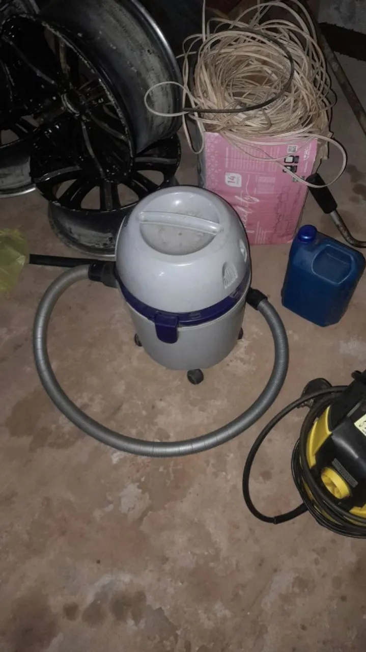 Aspirador de pó novo usado apenas 2 vezes