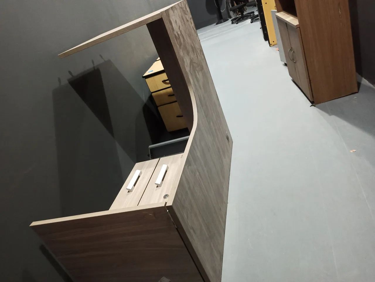 Mesa de Escritório com Gaveteiro - Foto 2