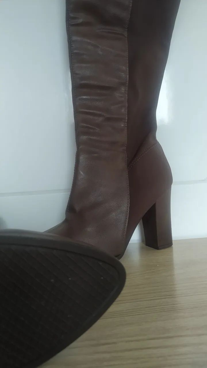 Bota cano alto marrom  - Foto 5