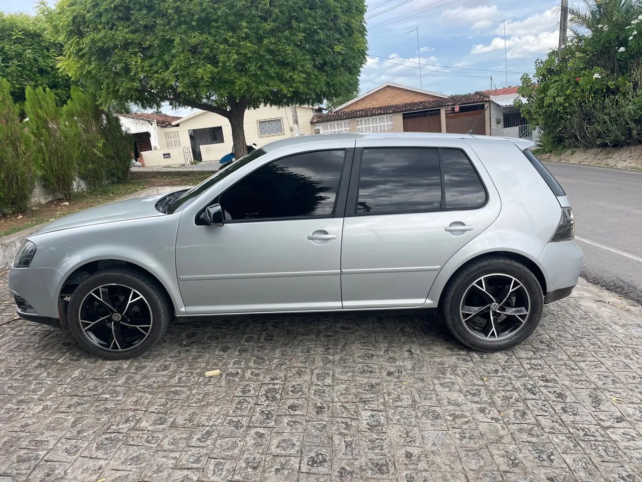 Golf 2012 extra rodas 17 quando pneus novos tudo funcionando perfeitamente R$50 mil - Foto 5