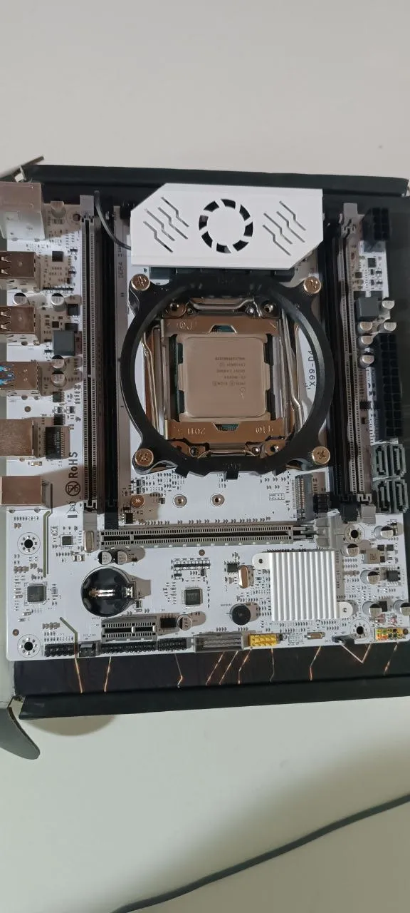 Kit Xeon X99 D4 Qiyida+Xeon 2680v4+16GB Ram