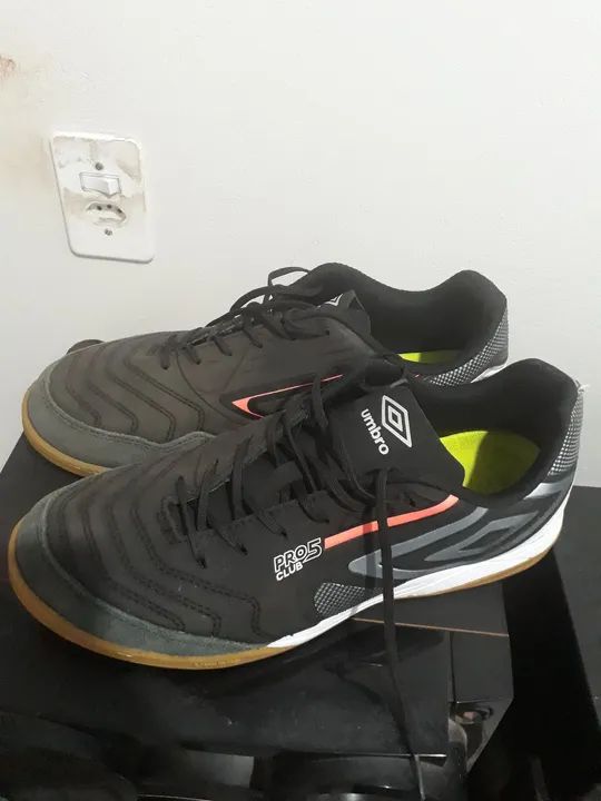Chuteira de futsal Umbro pro club - Foto 2