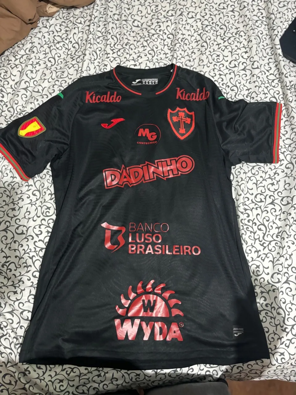 Camiseta Portuguesa Denner Contra o racismo