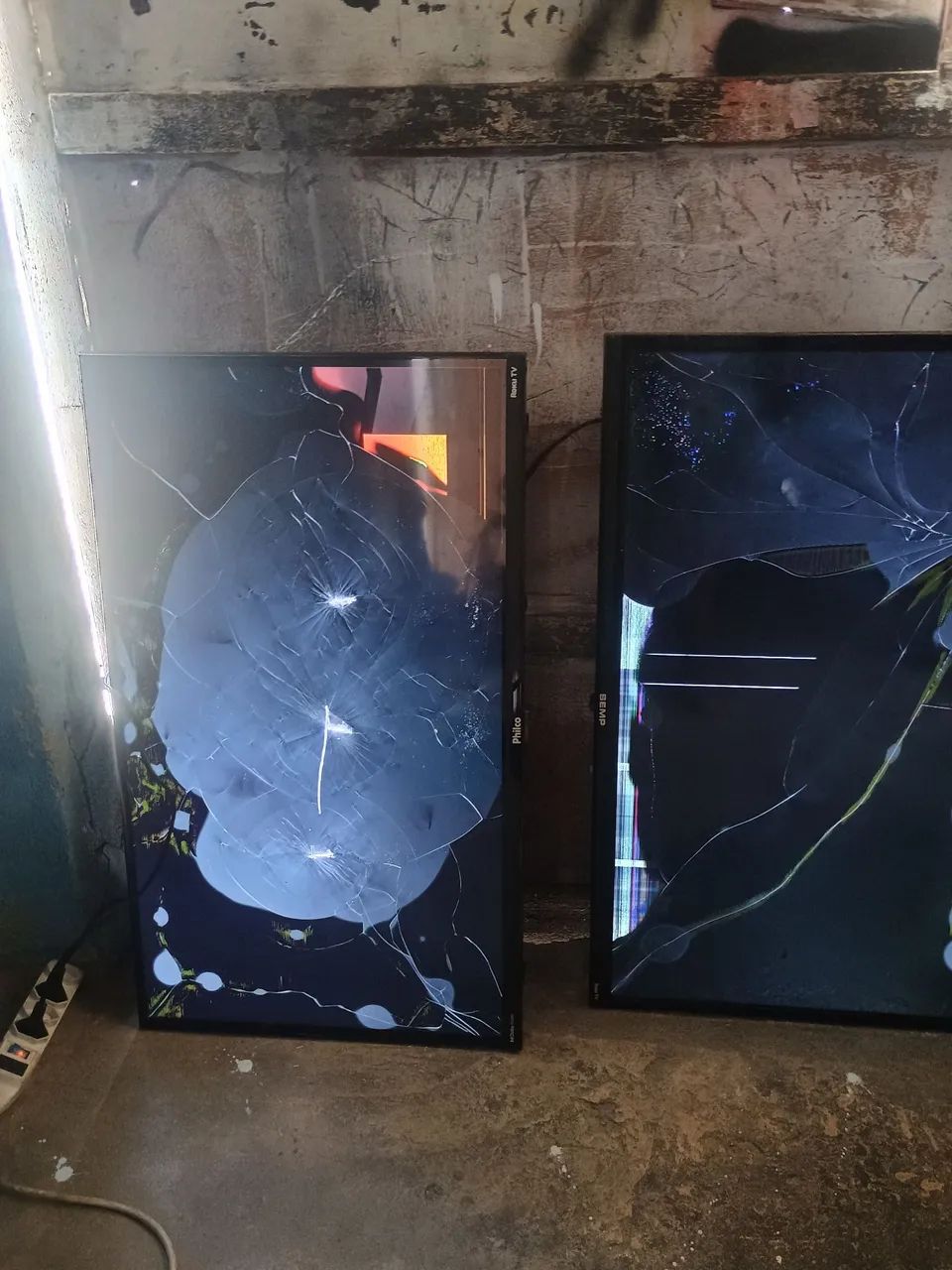 TV para retirada de peças