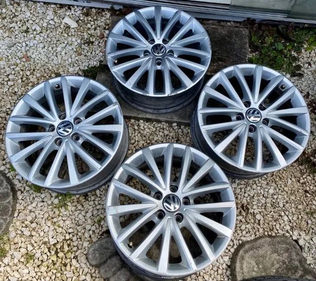 JOGO DE RODAS ORIGINAL JETTA TSI ARO 17? 5x112 SEMI NOVAS