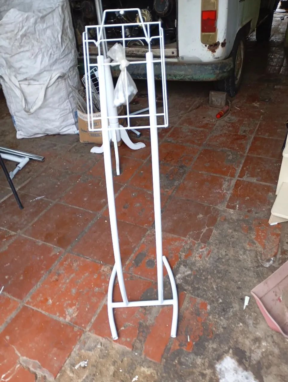 Expositor de chão para comércio