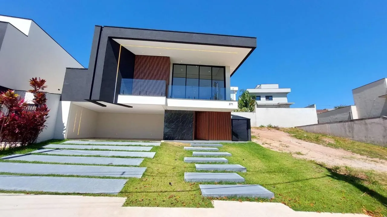 Casa térrea com 220 m² de construção - 4 dormitórios - Venda