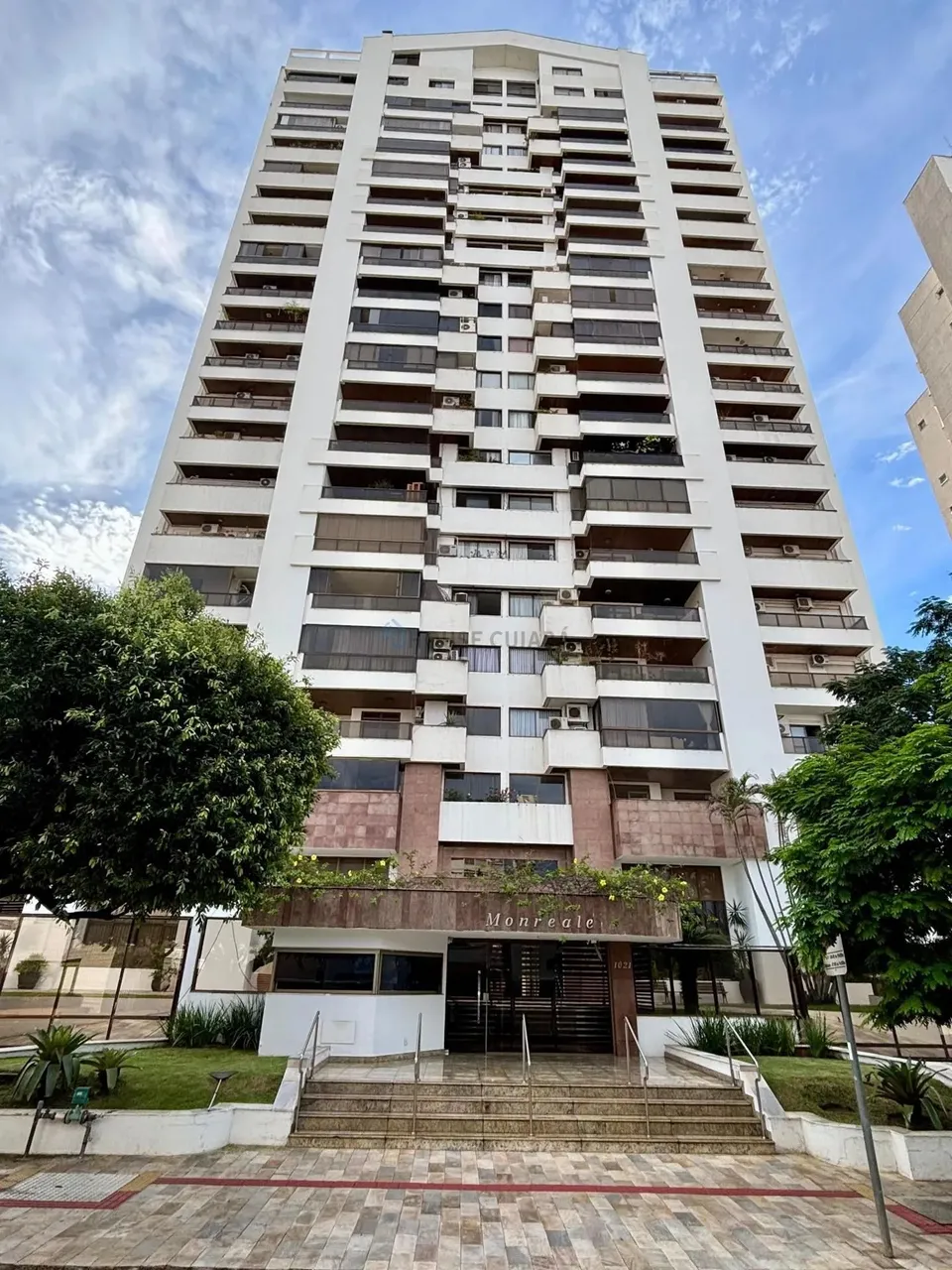 Aluga - se Excelente Apartamento No Edifício Monreale