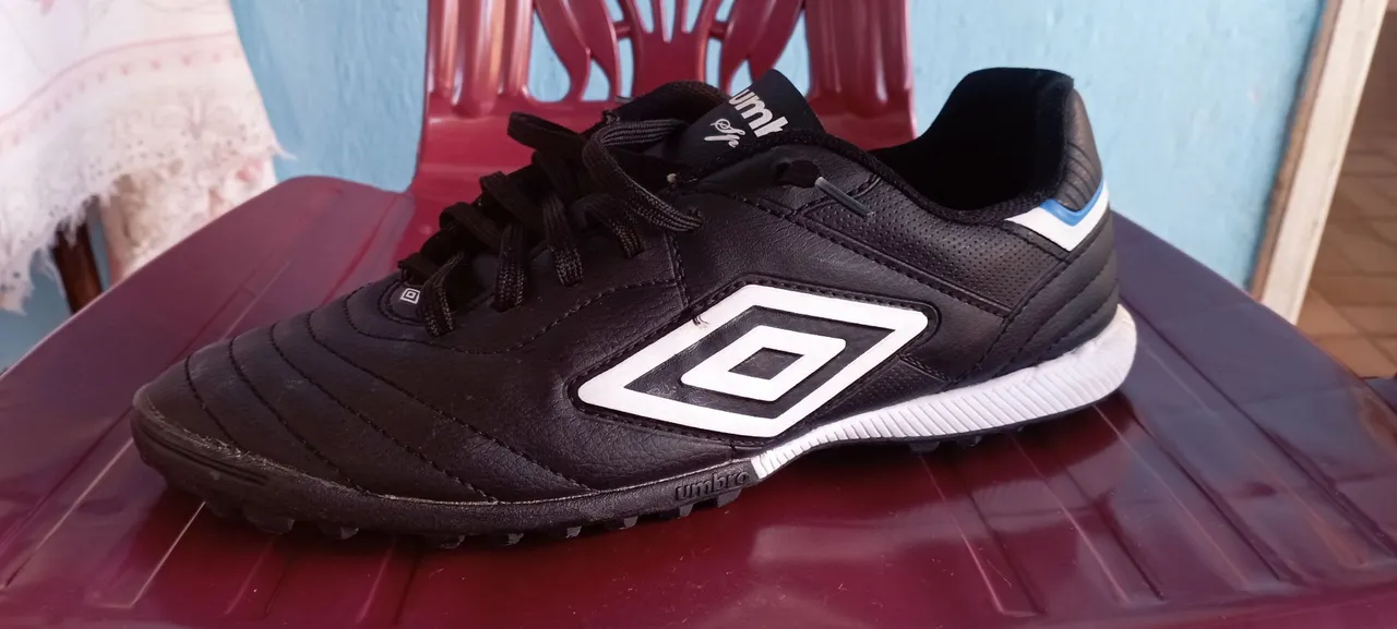 Chuteira Umbro Campo/Society