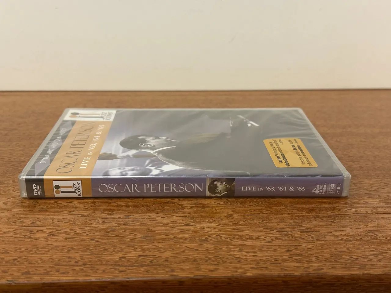 DVD Oscar Peterson - Live in '63, '64 & '65 - Jazz Icons, LACRADO, raridade. - Foto 3