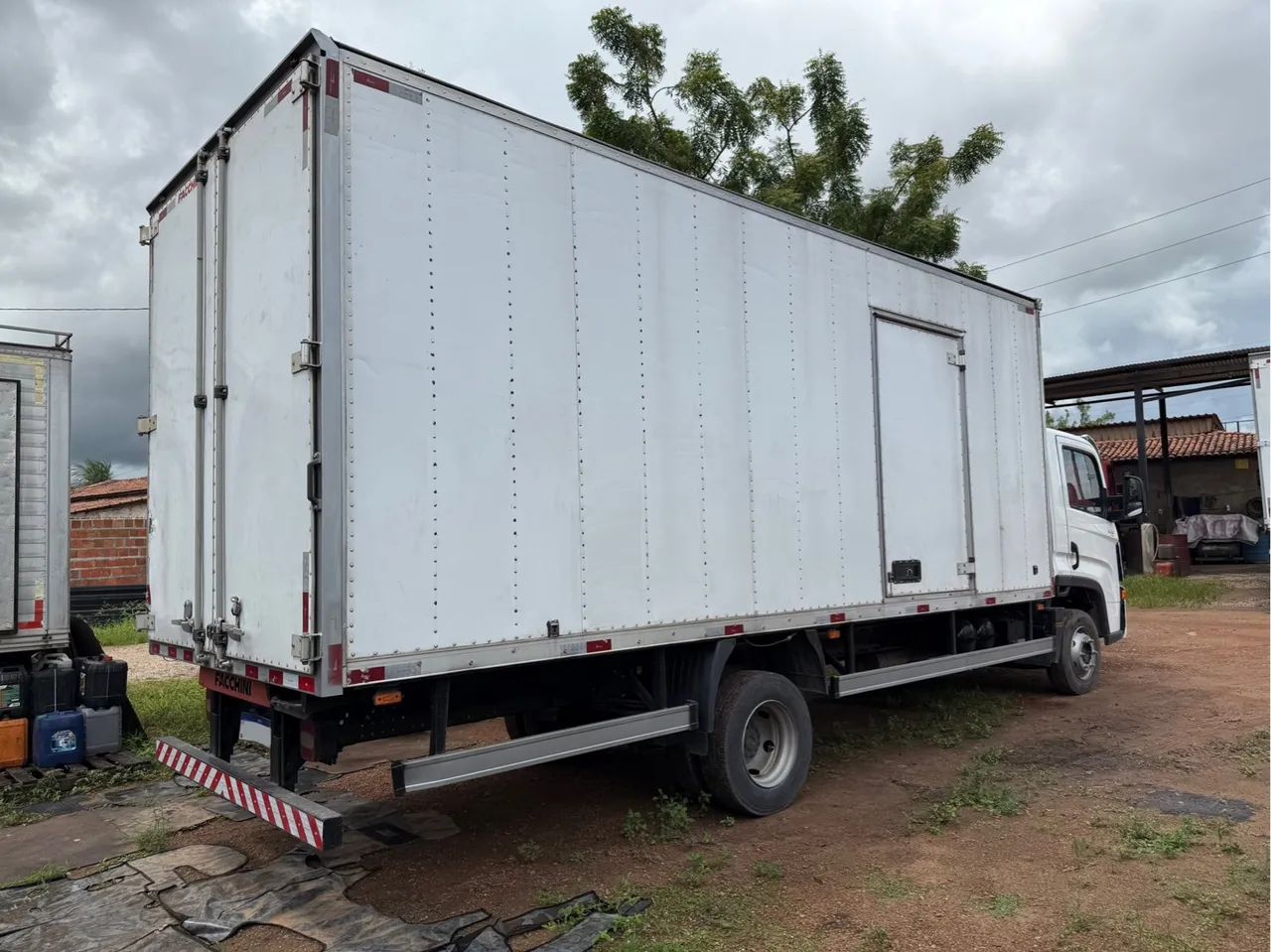 Vw 9-170, 2021, baixa km, completo, bau 6.20m piso ferro, extra - Foto 5