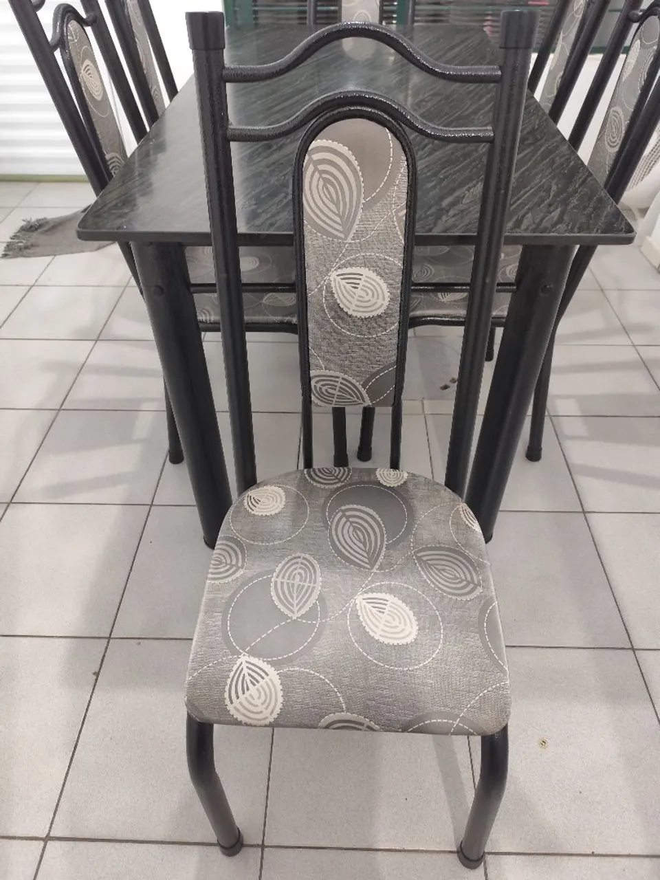 Conjunto Mesa de Jantar com 6 Cadeiras