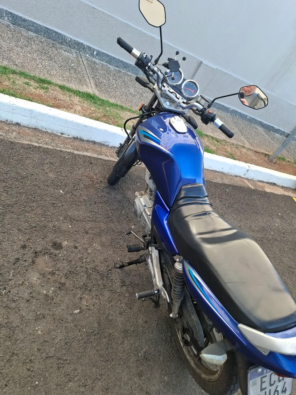 Vendo yes 125 sem detalhes