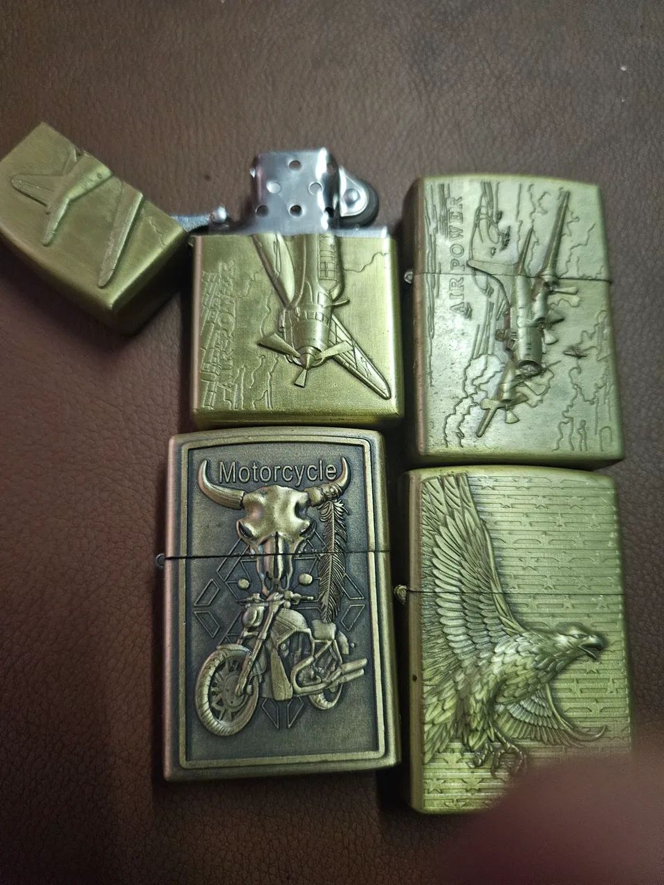 Coleção de Isqueiros Vintage Temáticos
