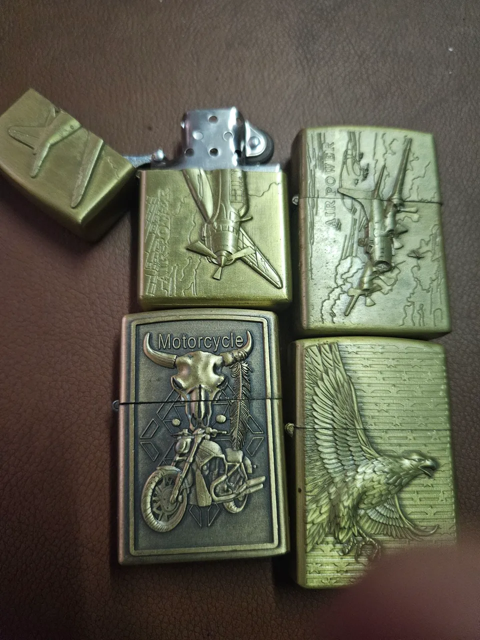 Coleção de Isqueiros Vintage Temáticos