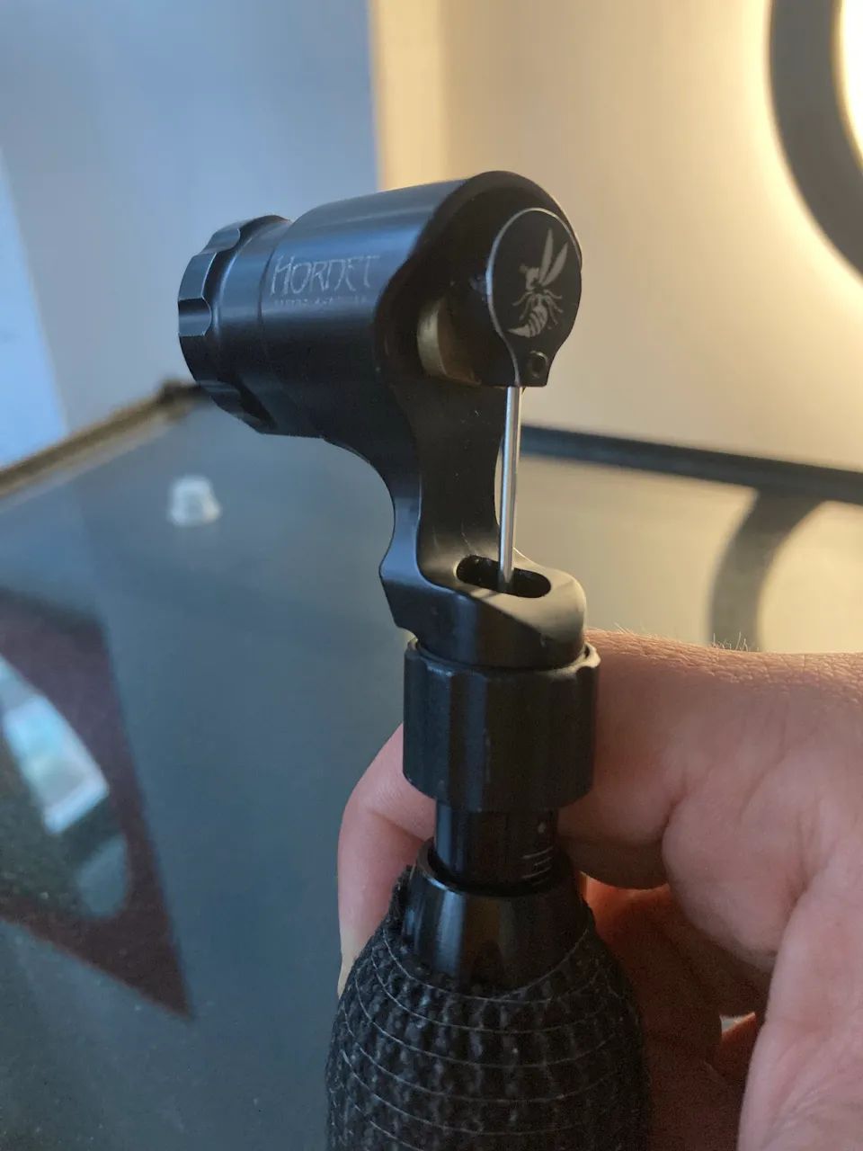 Máquina de tatuagem Hornet com grip pra cartucho  - Foto 4