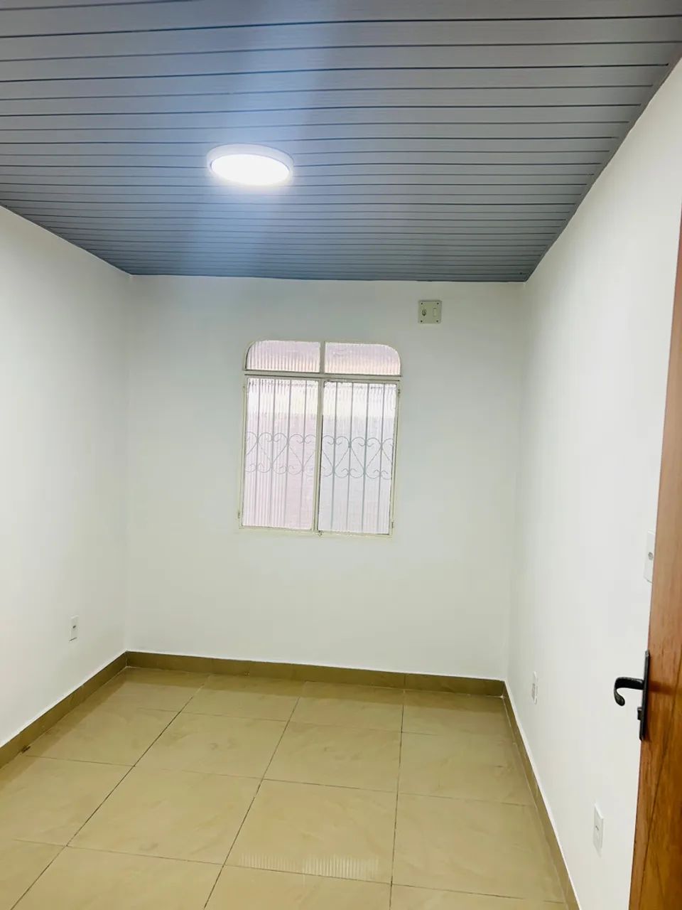Casa em rua pública 
