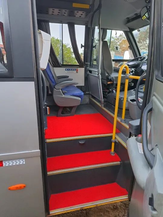 Micro-ônibus 4X4 impecável - Foto 11
