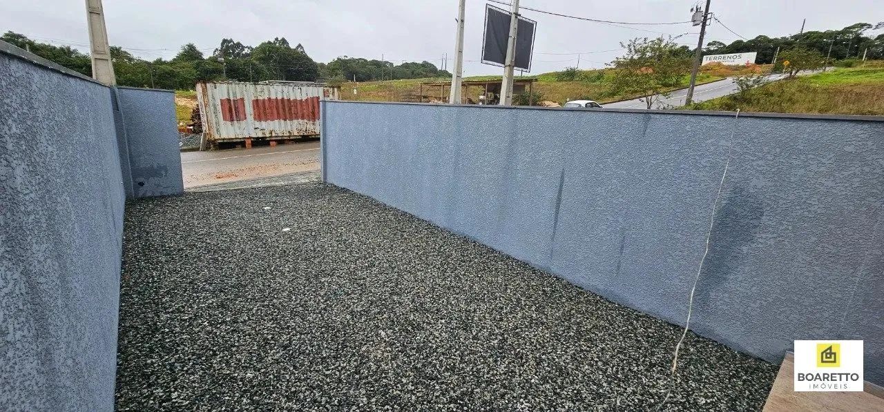 Geminado 2 Quartos Amplo Espaço de Fundos e Garagem 2 Carros - Foto 5