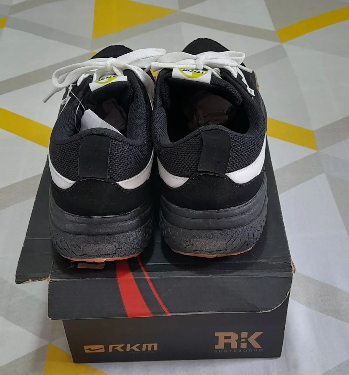 Tênis RKM Ultralight Preto com Branco - Foto 5