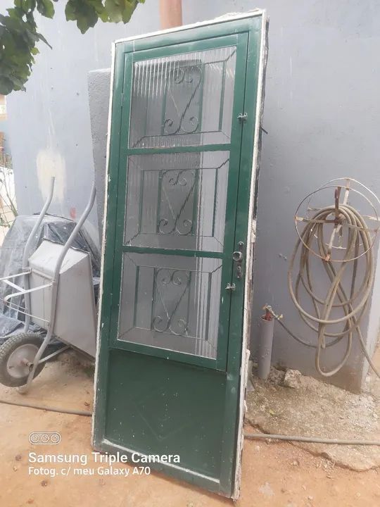 Kit 2 portas com vidro,1 portão de grade 1 janela com vidro