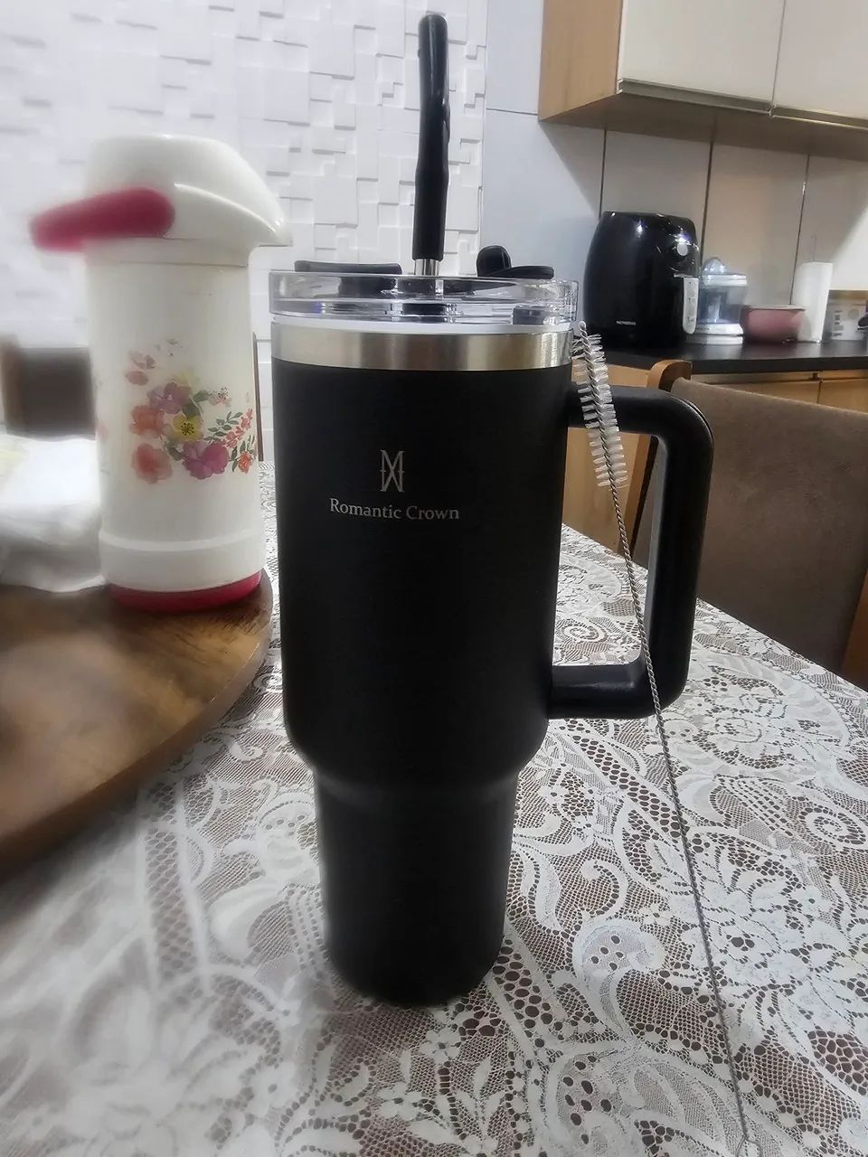 Copo Térmico Romantic Crown 887ml com Tampa e Canudo - Foto 4