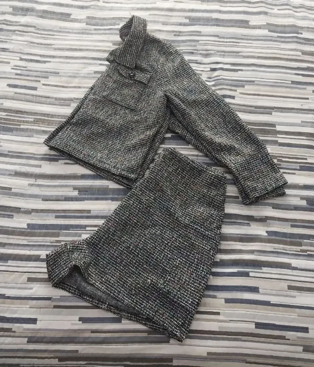 Conjunto de Blazer e Shorts em Tweed Preto - Foto 2