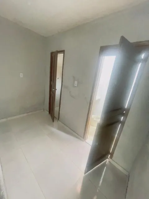 Casa com 1 Quarto(s) e 1 banheiro(s) para Alugar, 25 m² por R$ 486 / Mês