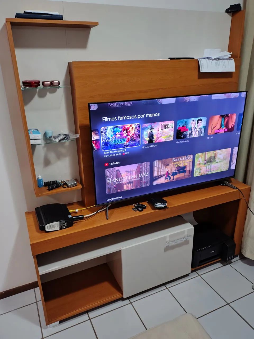TV Smart 4K QLED 50" UHD TCL, menos de 3 meses de uso, nota fiscal e na garantia 
