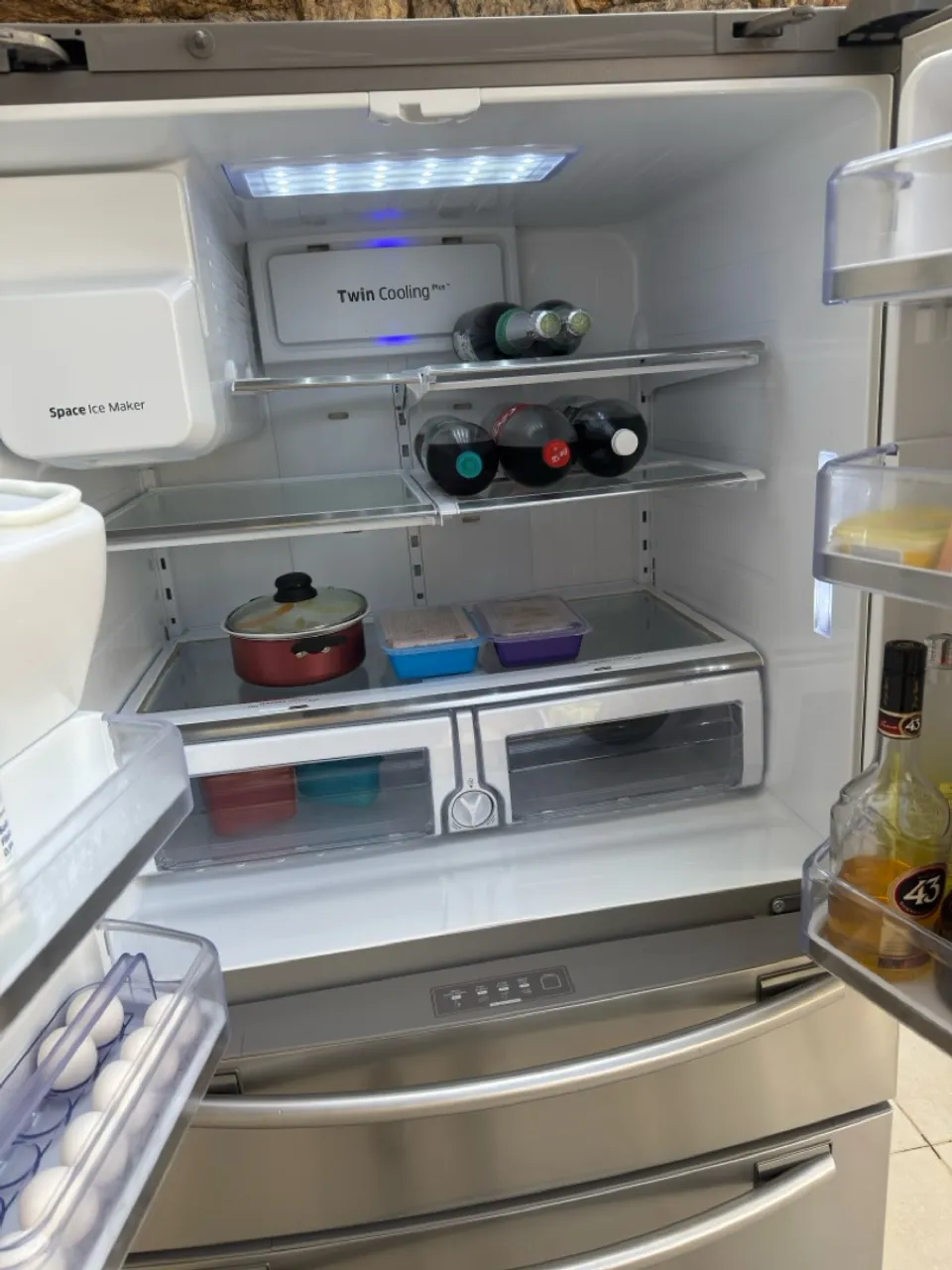 VENDO GELADEIRA TOP DE LINHA SAMSUNG 4 portas com saída de gelo e água