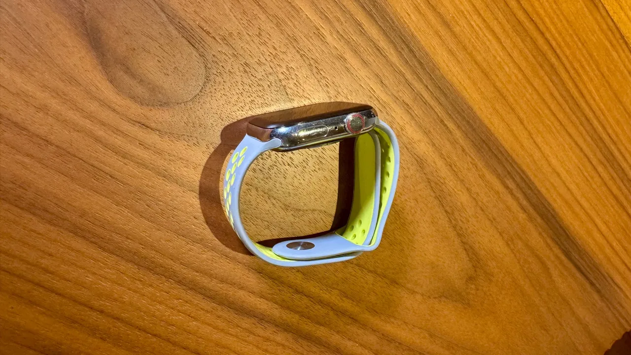 Apple Watch Series 5 44mm GPS + Cellular
