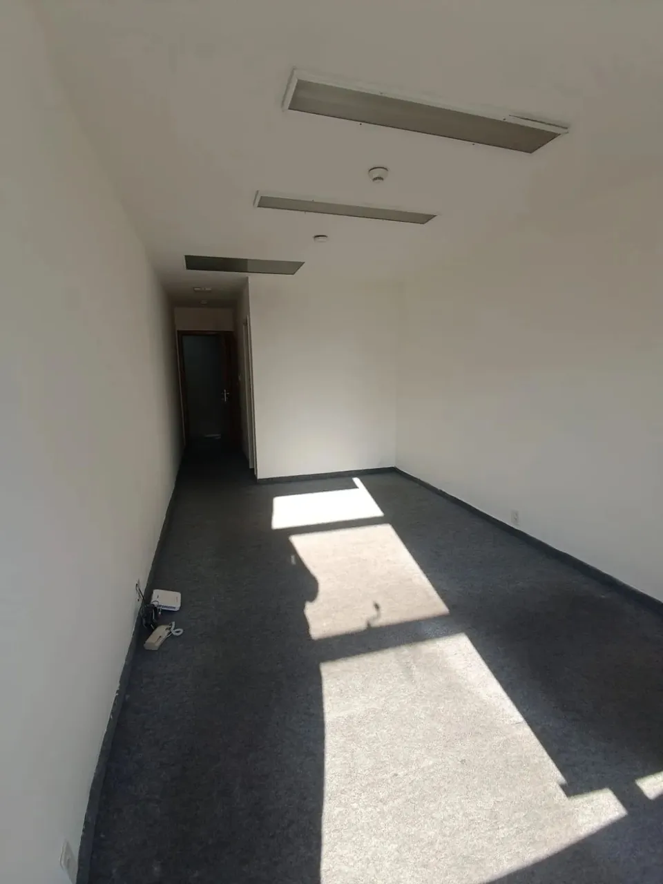 Sala Comercial e 1 banheiro para Alugar, 25m² por R$ 1.500/Mês