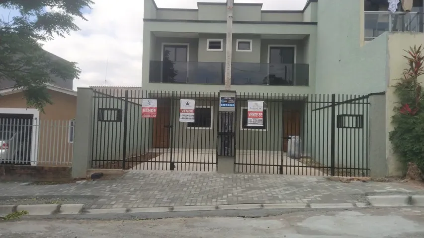 Sobrado à venda no Sítio Cercado com 3 quartos