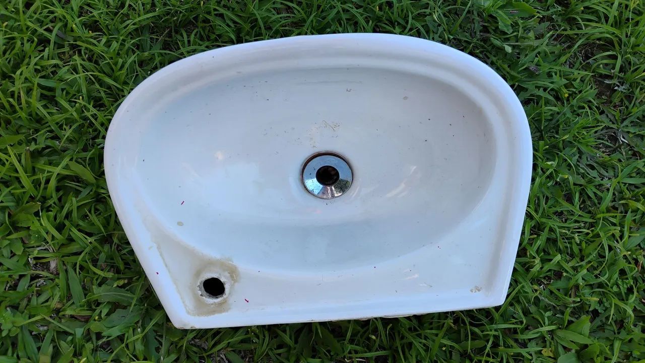 Vendo 12 peças de porcelana antiga para banheiro  - Foto 6