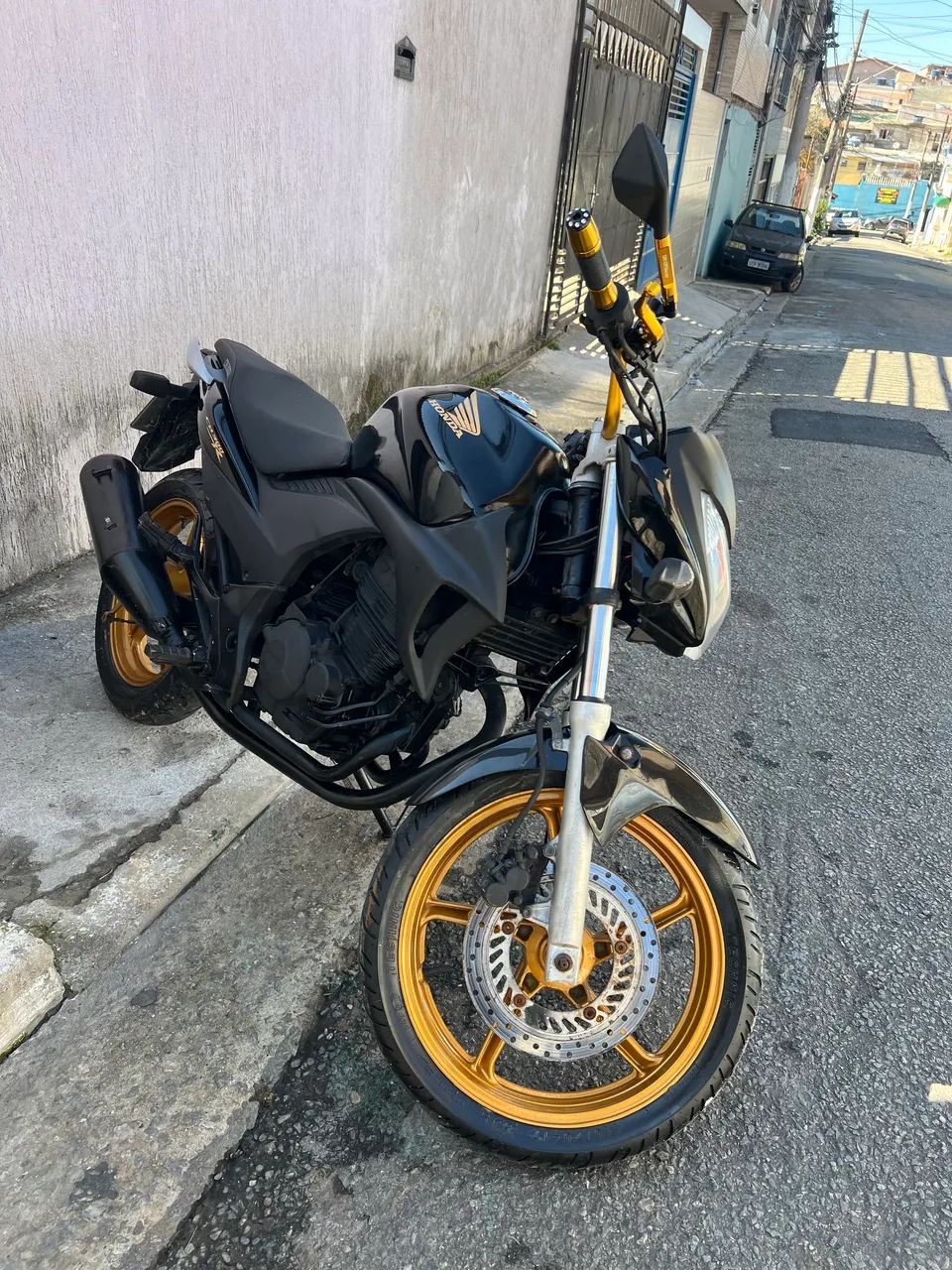 Vendo Cb 300r impecável
