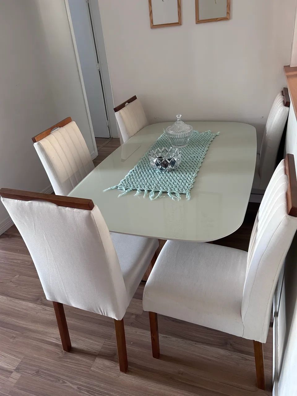 Mesa de jantar com 6 cadeiras