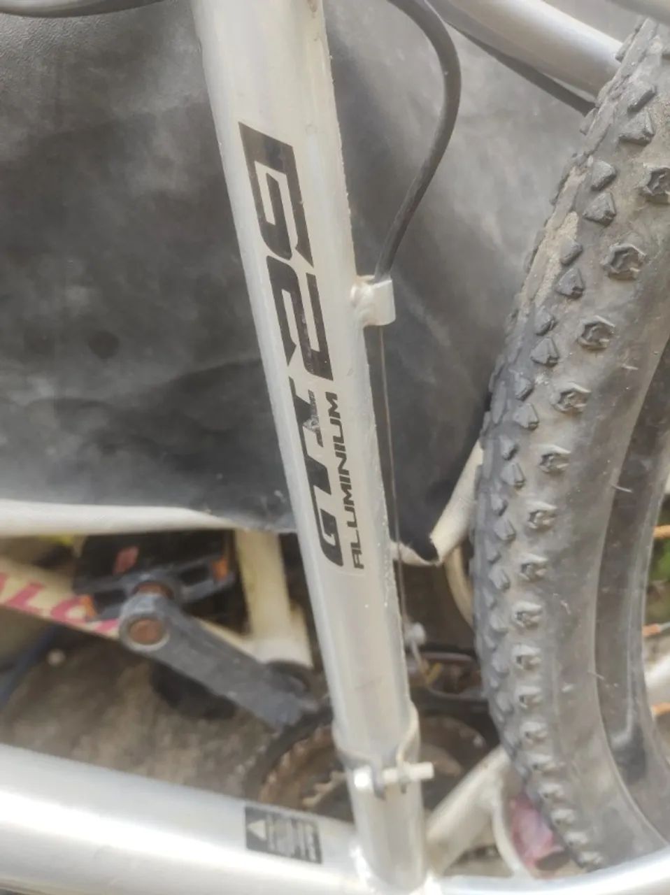 Vendo uma Bicicleta aro 29 - Foto 2