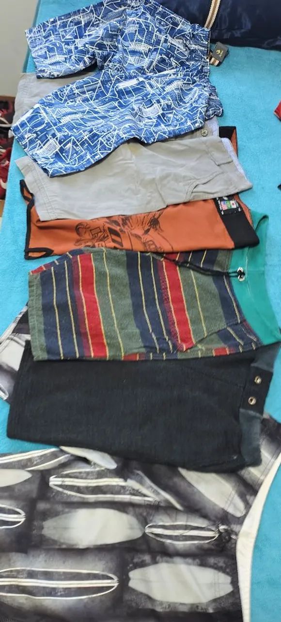Lote com 17 peças de roupas masculinas. - Foto 2