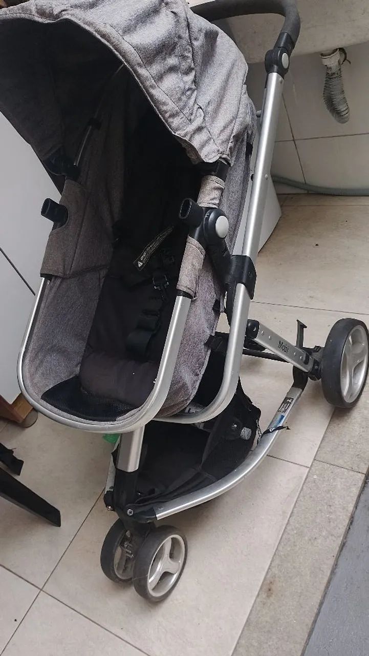 Vendo carrinho de bebê novinho  - Foto 5