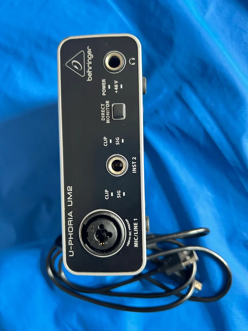 Interface de áudio Behringer U-phoria Um2 - Foto 3