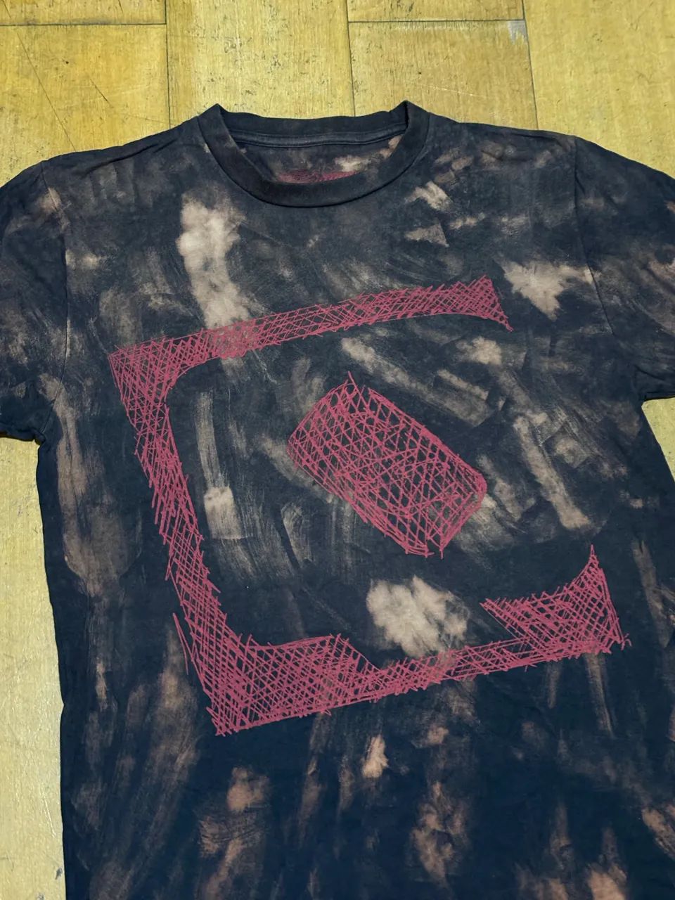 Camisa Qix logo tye dye
